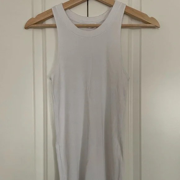 Aritzia (Wilfred Free) Go-To Ribbed Tank - Picture 2 of 3